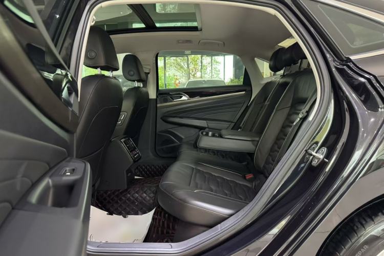 Used Volkswagen Passat 2019 330TSI Elite Edition China VI Left Rear Seat