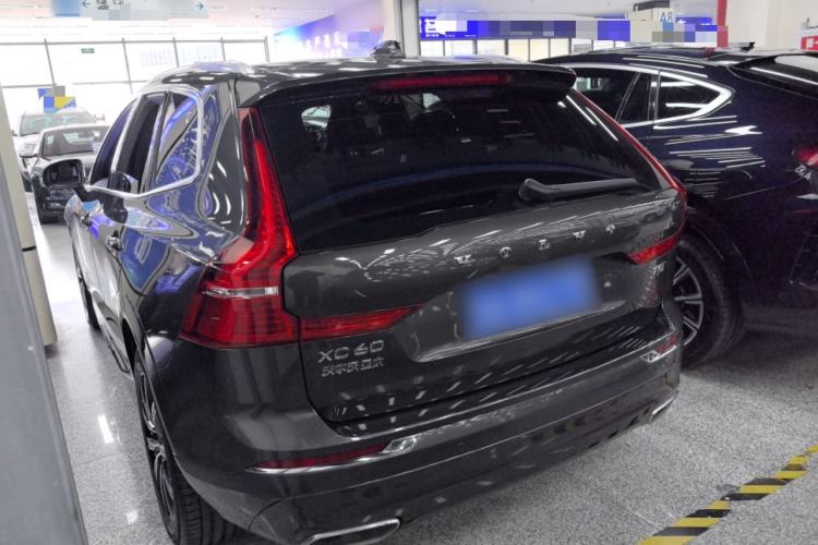 Used Volvo XC60 2021 T5 4x4 Smart Luxury Edition Exterior 2