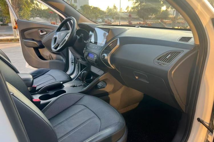 Used Hyundai ix35 2015 2.0L Automatic 2WD Smart Type China IV
