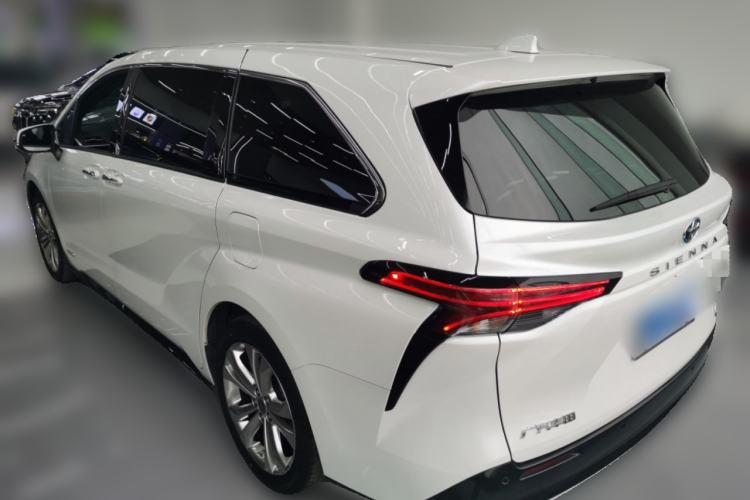 Used Toyota SIENNA 2023 2.5L Hybrid Comfort Edition
