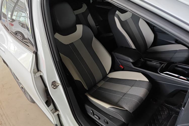 Used Volkswagen ID.4 CROZZ 2024 Pure Edition Limited Edition Right Front Seat