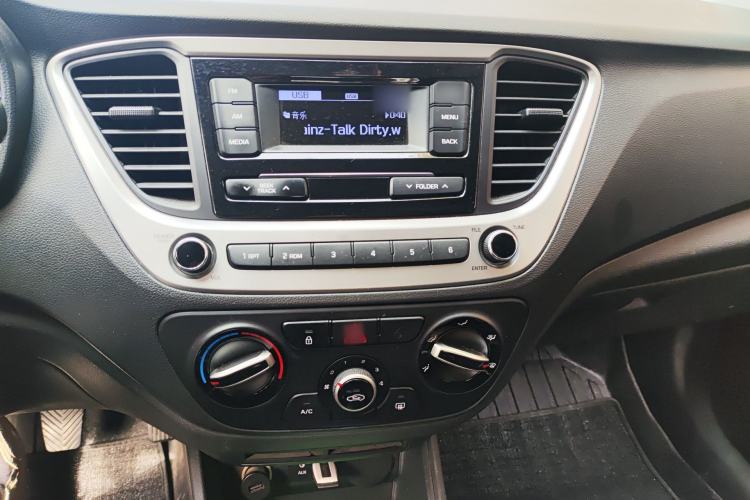 Used Hyundai Verna (new generation) 2016 1.4L Manual Cool Edition GLS Audio And AC Panel