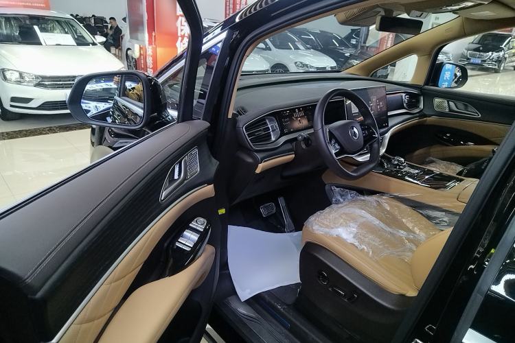 Used Denza D9 2025 DM-i Intelligent Drive 1020 Four-Wheel Drive Flagship Model