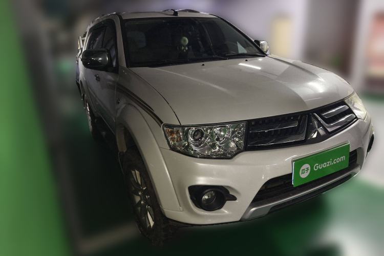 Used Mitsubishi Pajero Sport 2013 3.0L Automatic 4x4 Flagship Edition
