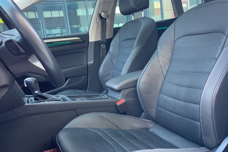 Used Volkswagen FAW-Volkswagen CC 2023 Hunting Vehicle 380TSI Hunter's Heart Edition