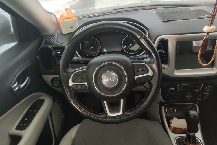 Used Jeep Compass 2017 200T Automatic Family Edition
