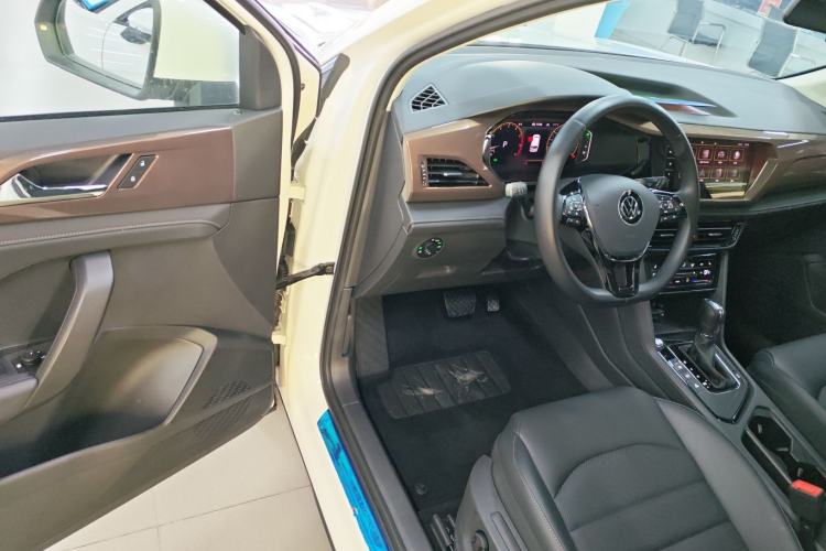 Used Volkswagen Tharu 2022 330TSI Four-Wheel Drive Luxury Edition Driver Seat