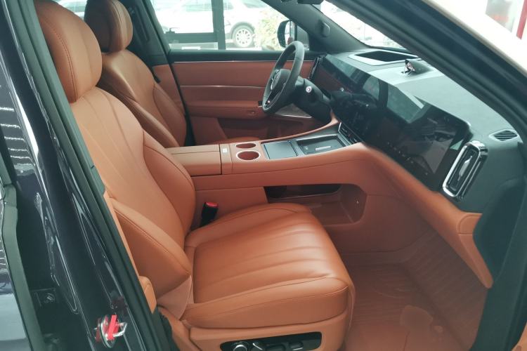 Used Hima AITO M8 2025 Model Pure Electric Max+ Five-Seat Long-Range Version Right Front Seat