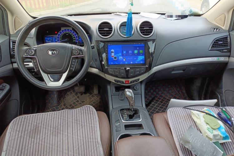 Used BYD S7 2015 2.0T Upgraded Automatic Luxury Version Center Console