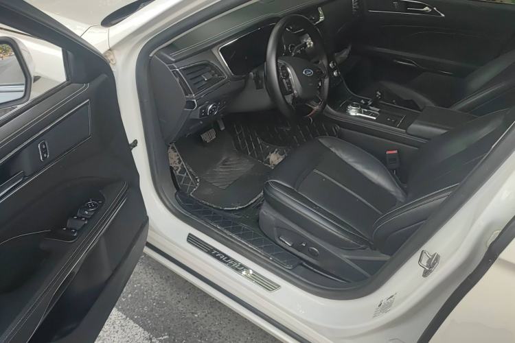 Used Ford Taurus 2016 EcoBoost 180 Luxury Model