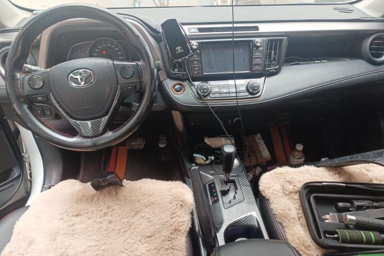 Used Toyota RAV4 2016 2.0L CVT Two-Wheel Drive Fashion Edition China V Standard