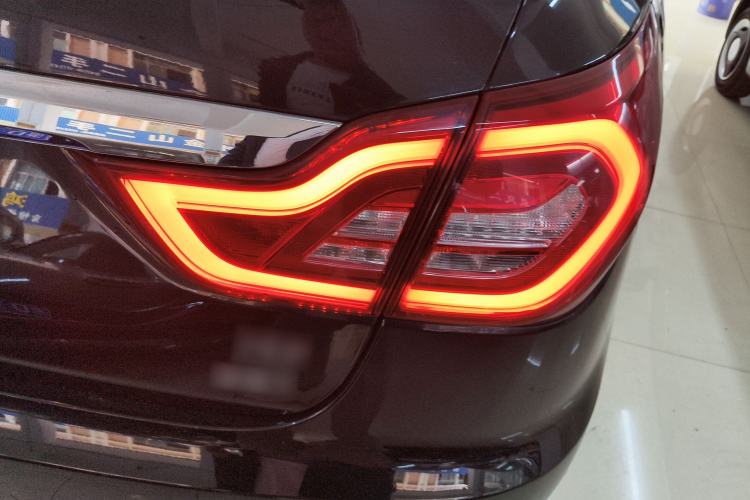Used Hongqi H7 2018 1.8T Comfort Edition Right Rear Taillight