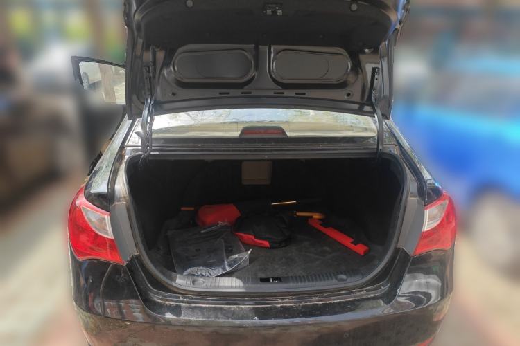 Used Hyundai Celesta 2011 1.6L Manual Luxury Model Trunk