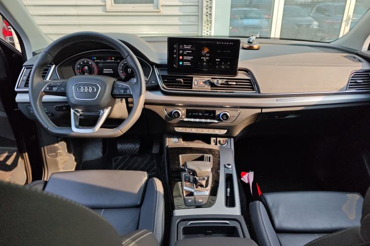 Used Audi Q5L 2022 40T Fashionable and Dynamic Model
