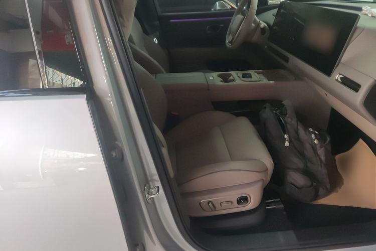 Used Li Auto Li Auto i6 2025 Model Four-Wheel-Drive Standard Type
