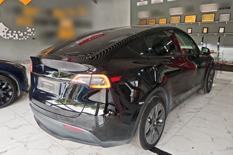 Used Tesla Model Y 2022 Long-Range All-Wheel-Drive Version