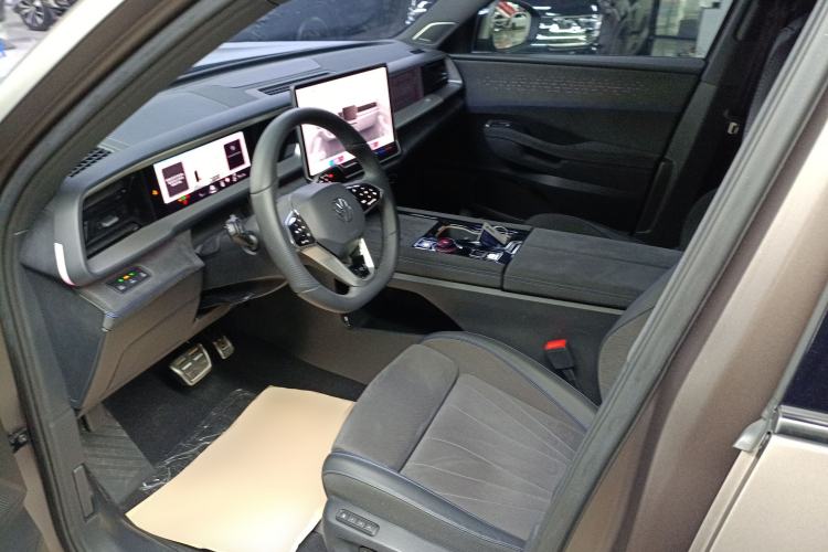 Used Volkswagen Teramont 2025 Tiguan Pro 450TSI Four-Wheel Drive Summit Edition
