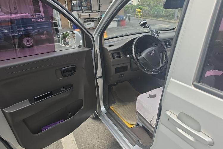 Used Wuling Rongguang V 2016 1.5L Standard Version