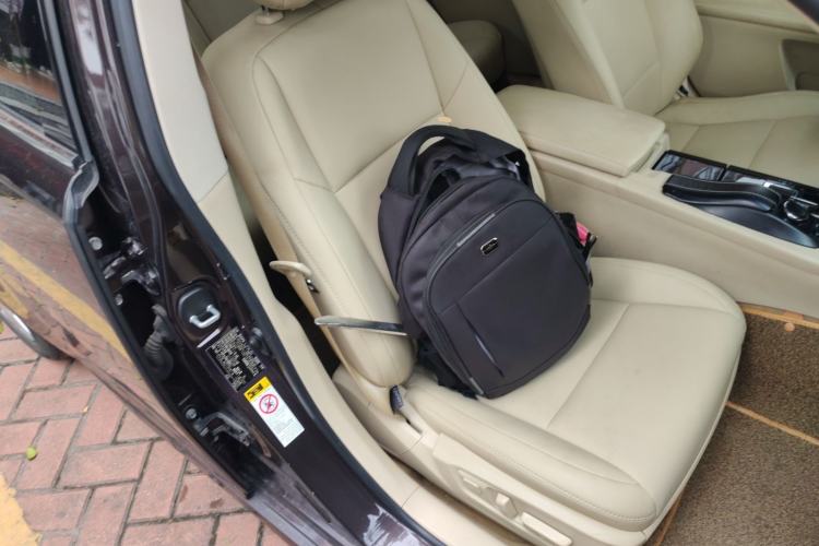 Used Lexus ES 2013 300h Elite Edition
