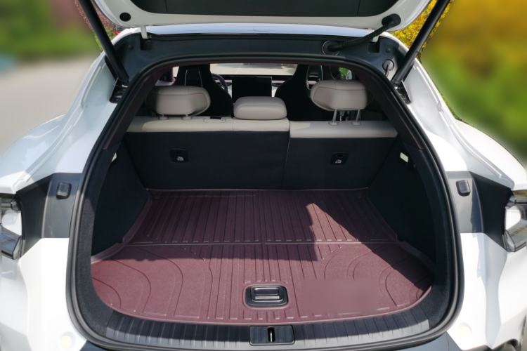 Used Xiaomi Auto YU7 2025 Ultra-Long Range High-Performance All-Wheel-Drive Max Edition Trunk