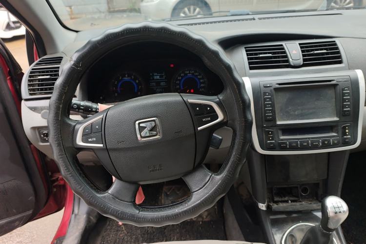 Used Zotye Z300 2014 New Vision 1.5L Manual Fashion Edition Steering Wheel
