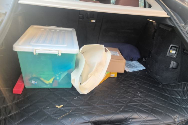 Used BMW 5 Series GT 2015 528i Leading Model Trunk