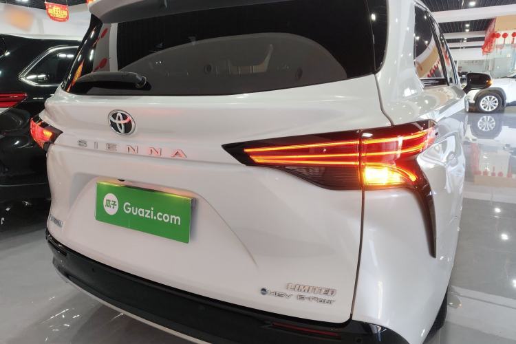 Used Toyota SIENNA 2024 2.5L Hybrid Four-Wheel Drive Prestige Edition
