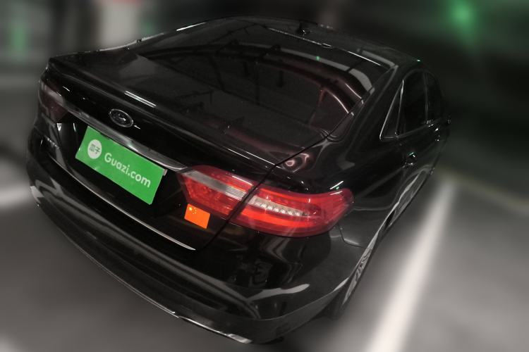 Used Ford Taurus 2015 EcoBoost 245 Luxury Model Rear Right 45 Deg