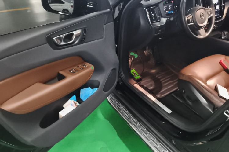 Used Volvo XC60 2023 B5 4x4 Smart Luxury Edition