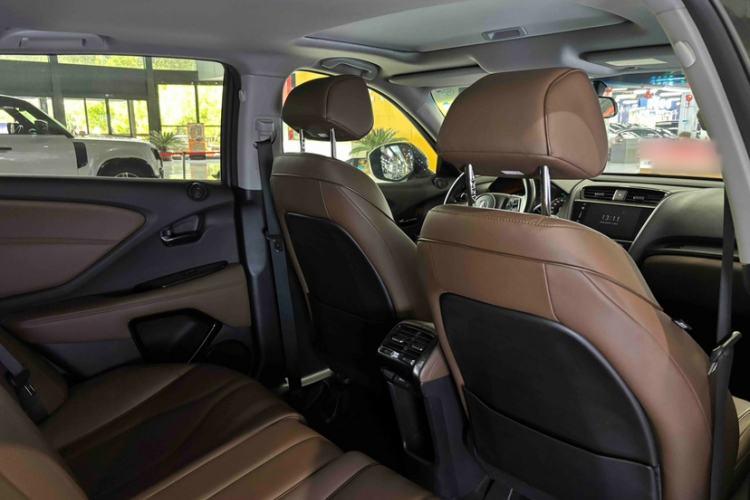 Used Acura CDX 2016 1.5T Two-Wheel Drive Deluxe Edition Interior 9