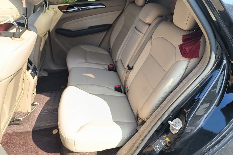 Used Mercedes-Benz M-Class 2012 ML 350 Luxury Edition Left Rear Seat