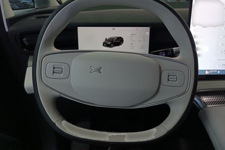 Used XPeng X9 2024 702 Ultra-Long Range Max Steering Wheel