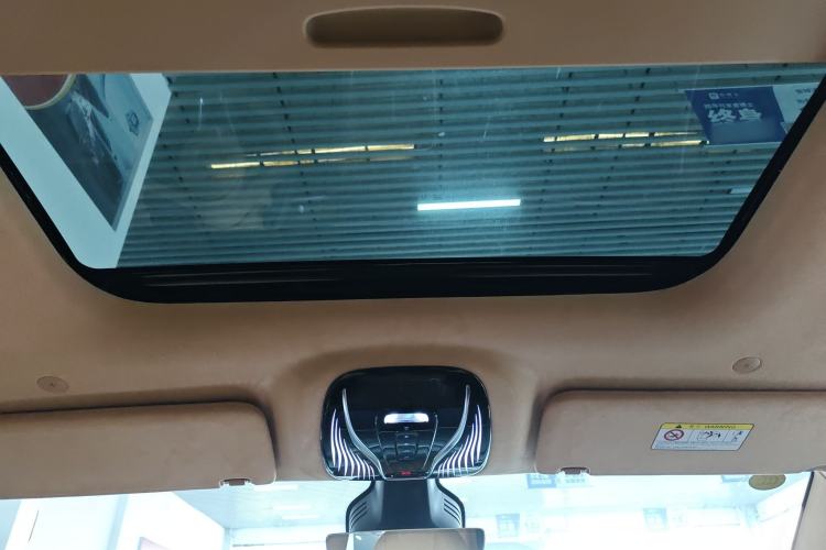 Used VOYAH Dream 2025 PHEV Four-Wheel-Drive Flagship Kunpeng Edition Headliner