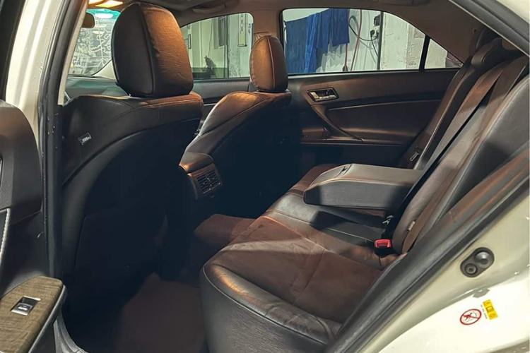 Used Toyota Reiz 2013 2.5V Shangrui Edition Interior 4