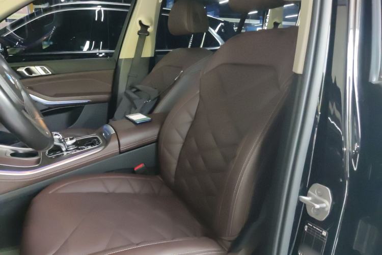 Used BMW X5 2022 Restyled xDrive 30Li M Sport Package Left Front Seat