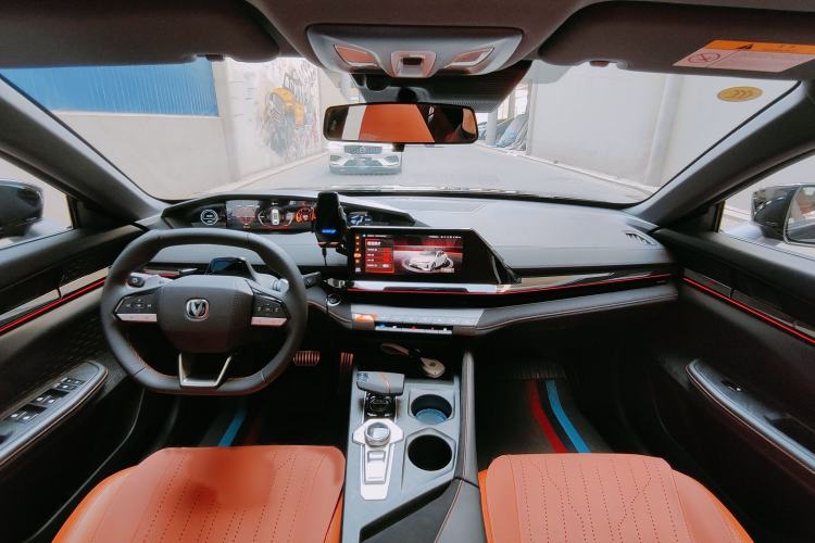 Used CHANGAN UNI-V 2025 1.5T 500Bar Prestige Sporty Version