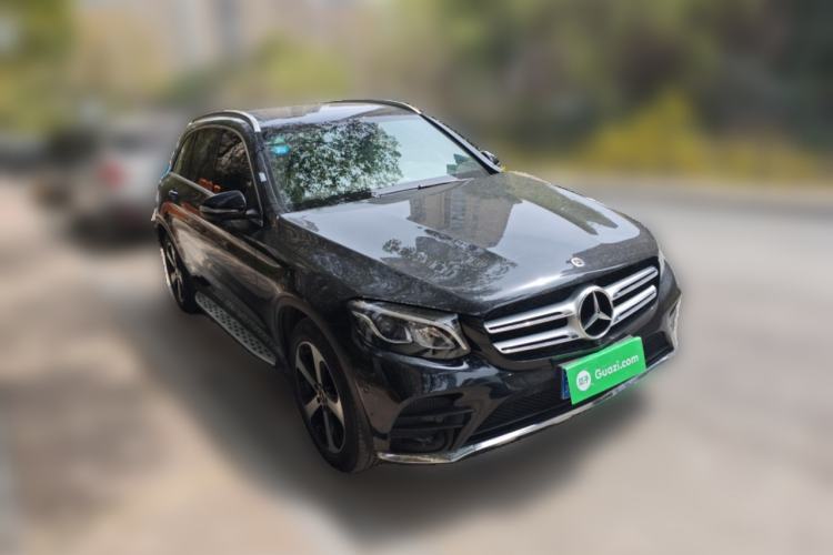 Used Mercedes-Benz GLC 2019 Facelift GLC 260 L 4MATIC Luxury Model Front Right 45 Deg