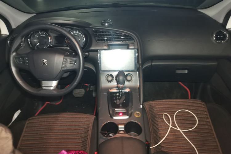 Used Peugeot 3008 2016 2.0L Automatic Classic Edition Center Console