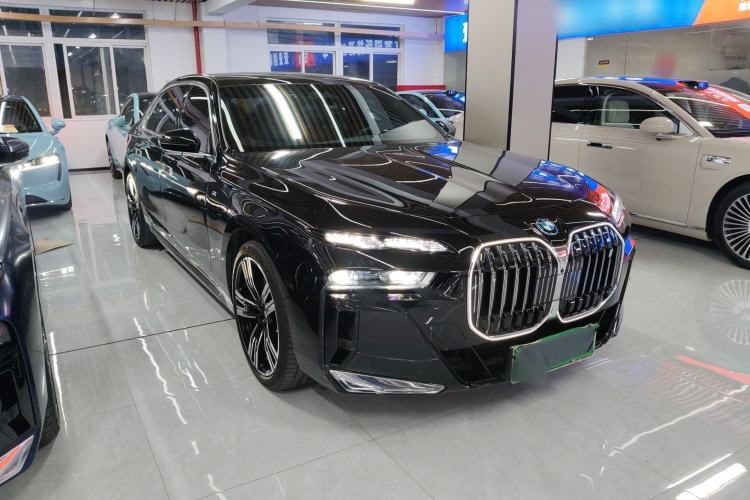 Used BMW i7 2023 eDrive50L Prestige M Sport Package Front Right 45 Deg