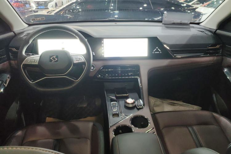 Used SOL X8 PLUS 2023 1.5 TGDI DCT Smart Home Edition 7-Seater