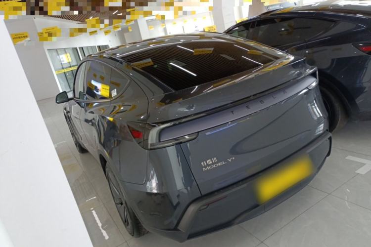 Used Tesla Model Y 2025 Long-Range All-Wheel-Drive Version