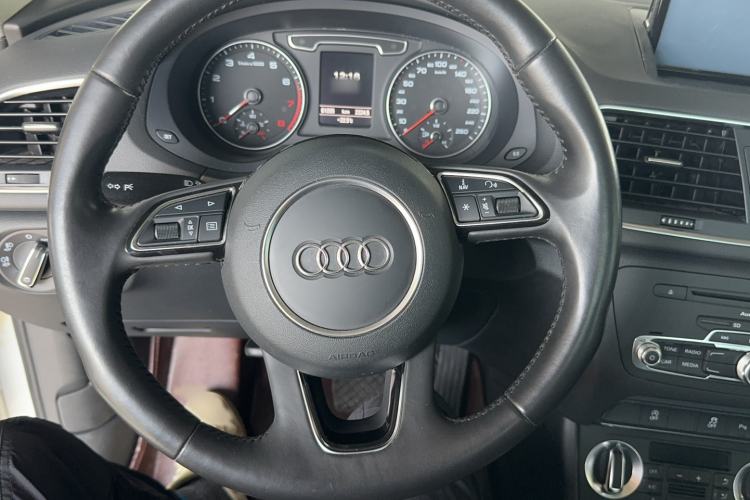 Used Audi Q3 2015 35 TFSI quattro Technology Edition Instrument Cluster