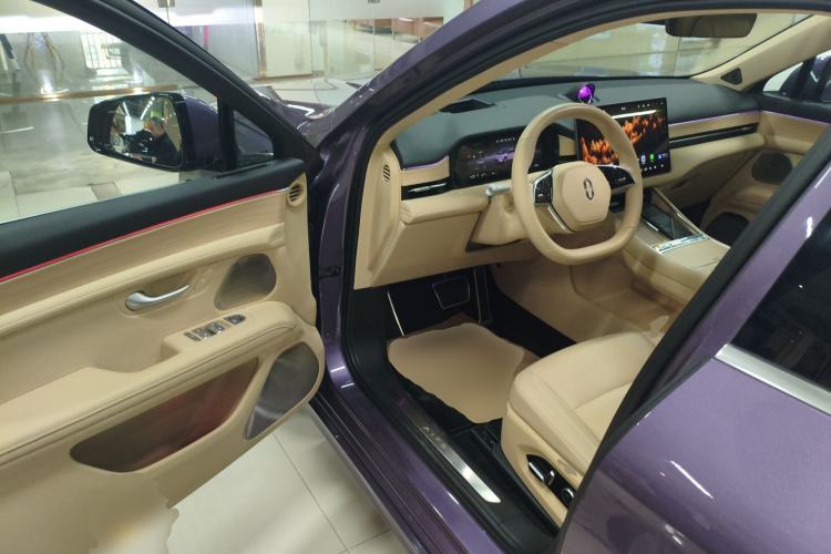 Used Hima AITO M5 2025 Extended-Range Ultra All-Wheel-Drive Version Driver Seat