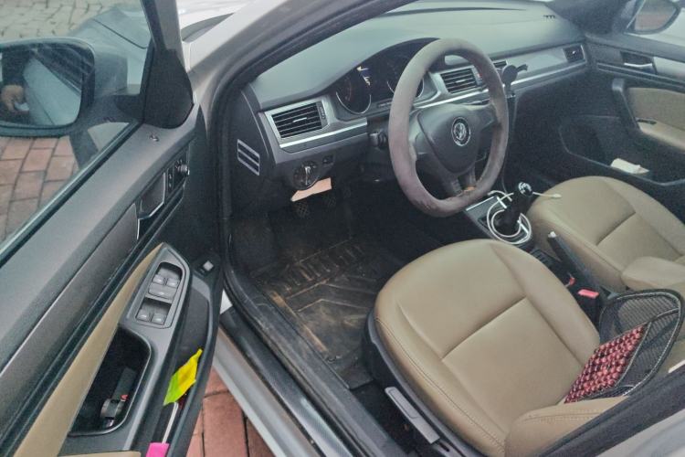 Used Volkswagen Bora 2016 1.6L Manual Fashion Edition
