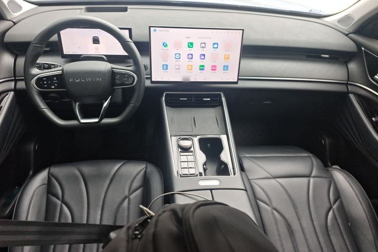 Used Chery Fengyun T9 2024 120 Long-Range Flagship Version 7 Seats Ternary Lithium Center Console