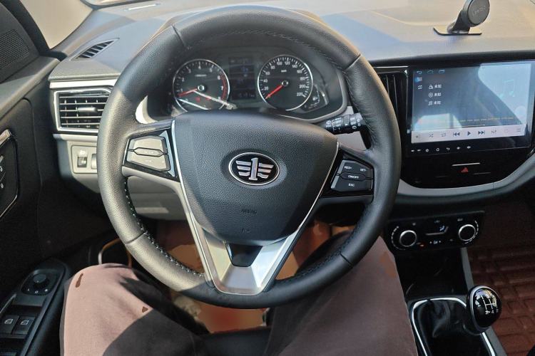 Used FAW Senya R7 2016 1.6L Manual Luxury Model