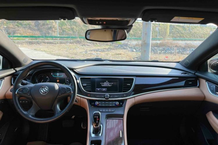 Used Buick LaCrosse 2016 28T Luxury Version Interior 3