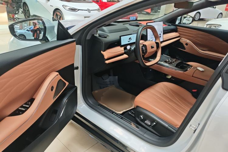 Used Geely Galaxy Galaxy 8 2025 130km EM-i Flagship Edition
