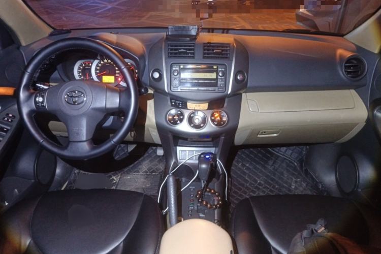 Used Toyota RAV4 2011 2.0L Automatic Classic Edition Center Console