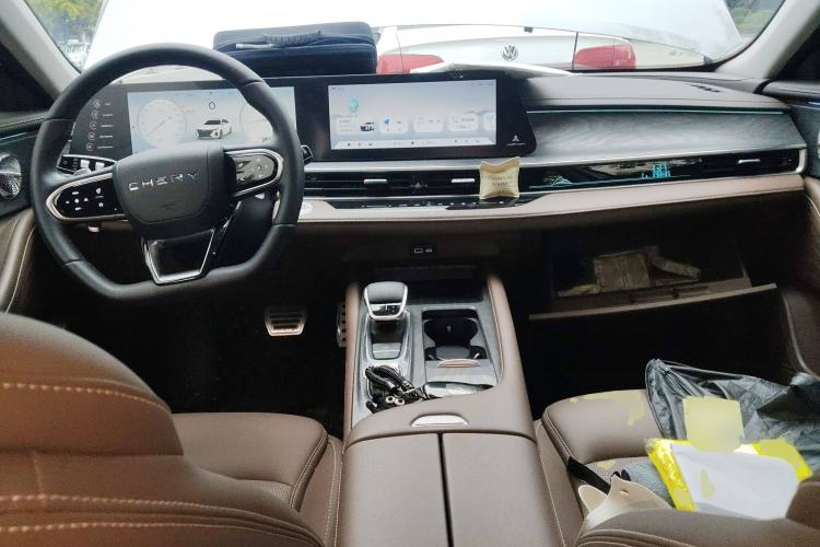 Used Chery Arrizo 8 2023 High-Performance Edition 2.0T DCT Powerfully Equipped Center Console